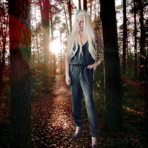 Gorgeous silk olive green jumpsuit by ACOA - Picture 2 of 11